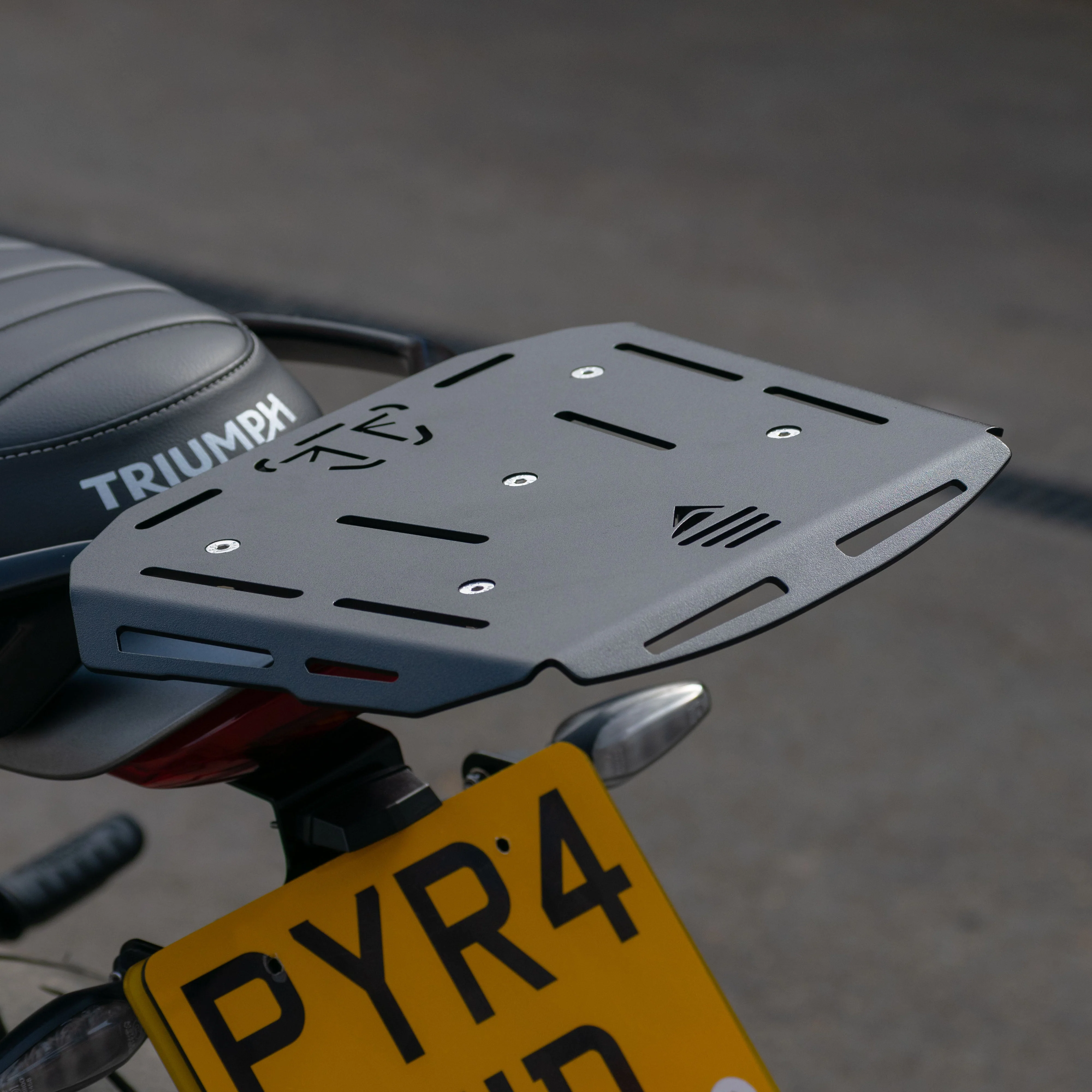 Pyramid Seat Rack | Matte Black | Triumph Scrambler 400 X 2024>Current - Image 10