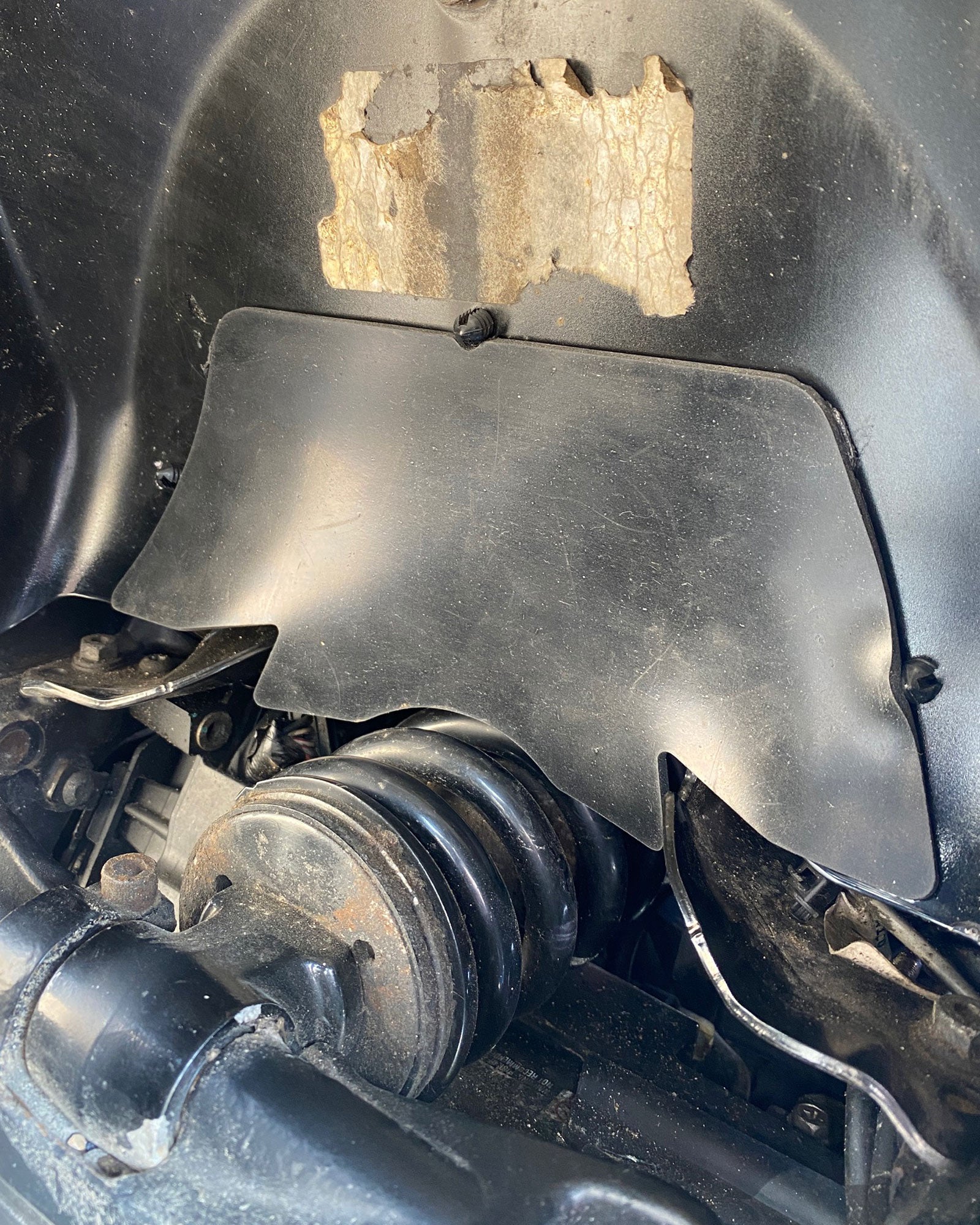 Pyramid Shock Shield | Black | Harley Davidson Fat Bob (114) 2018>Current - Image 2