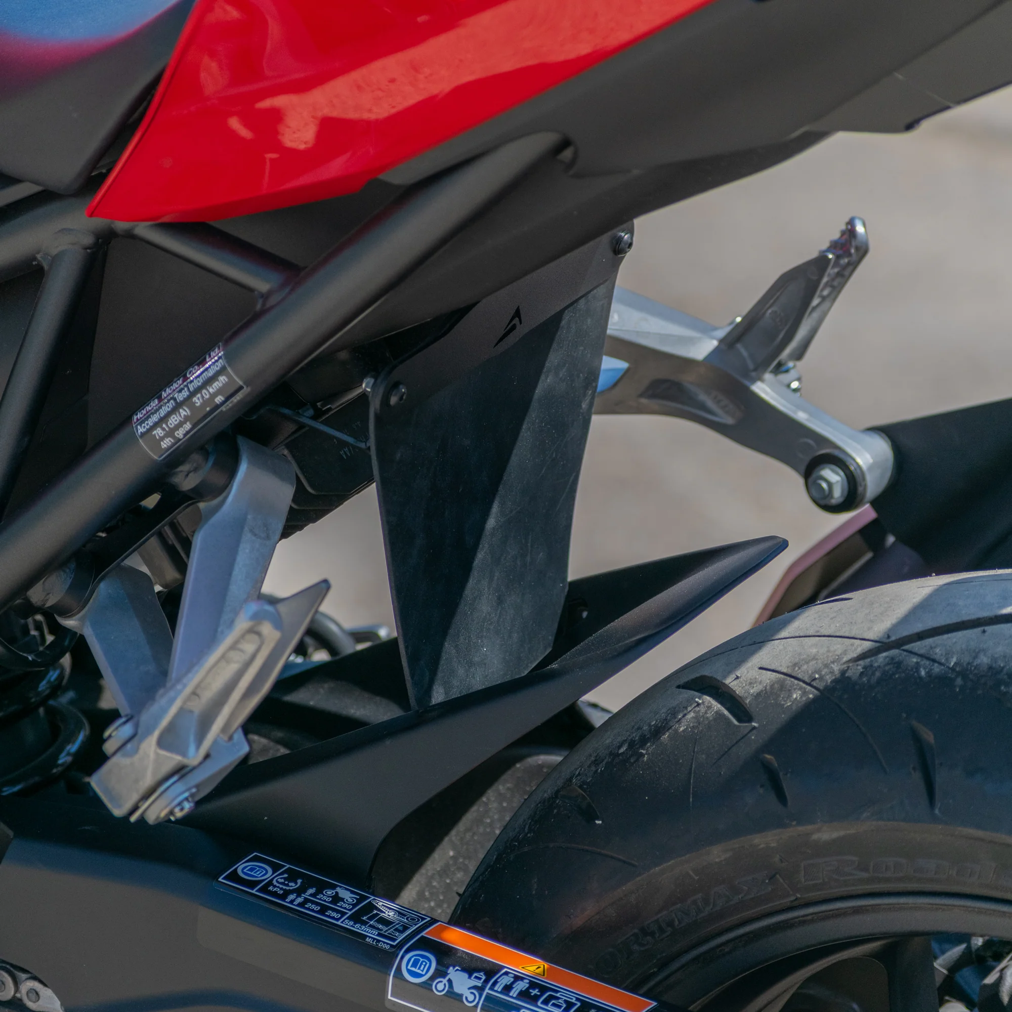 Pyramid Shock Shield | Black | Honda CB1000 Hornet inc SP 2025>Current - Image 4