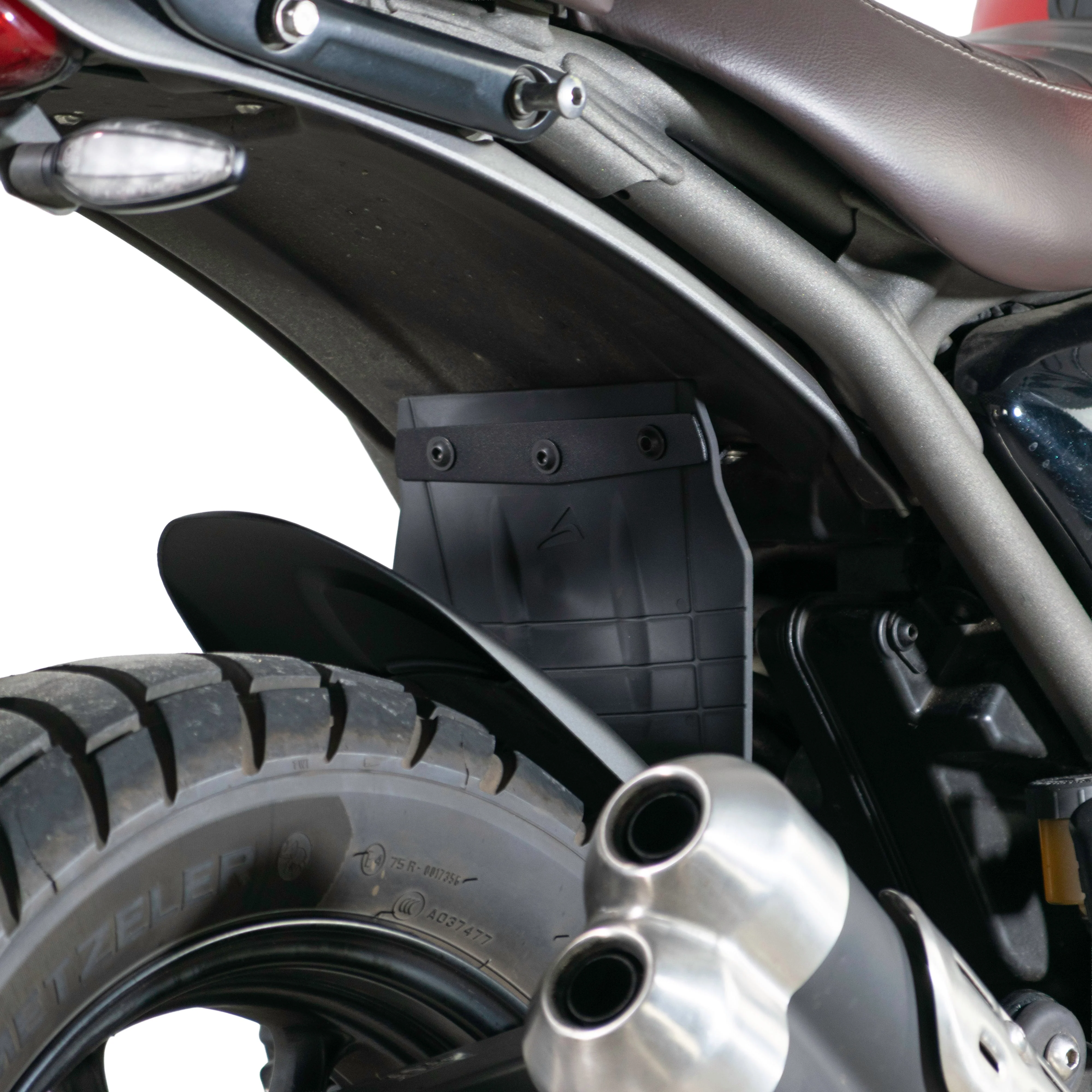 Pyramid Shock Shield | Black | Triumph Speed 400 2024>Current - Image 5