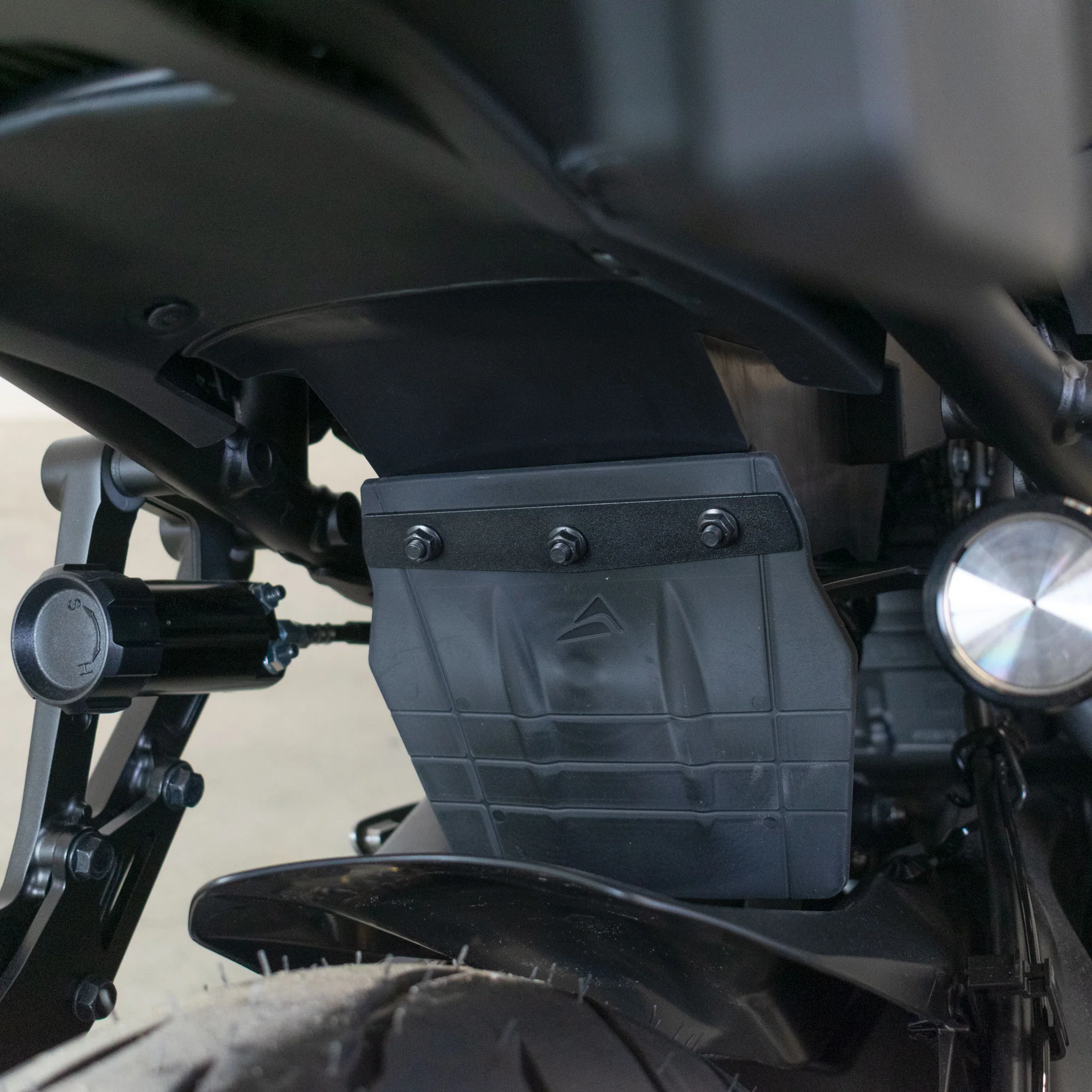 Pyramid Shock Shield | Black | Yamaha Tracer 9 2025>Current - Image 2