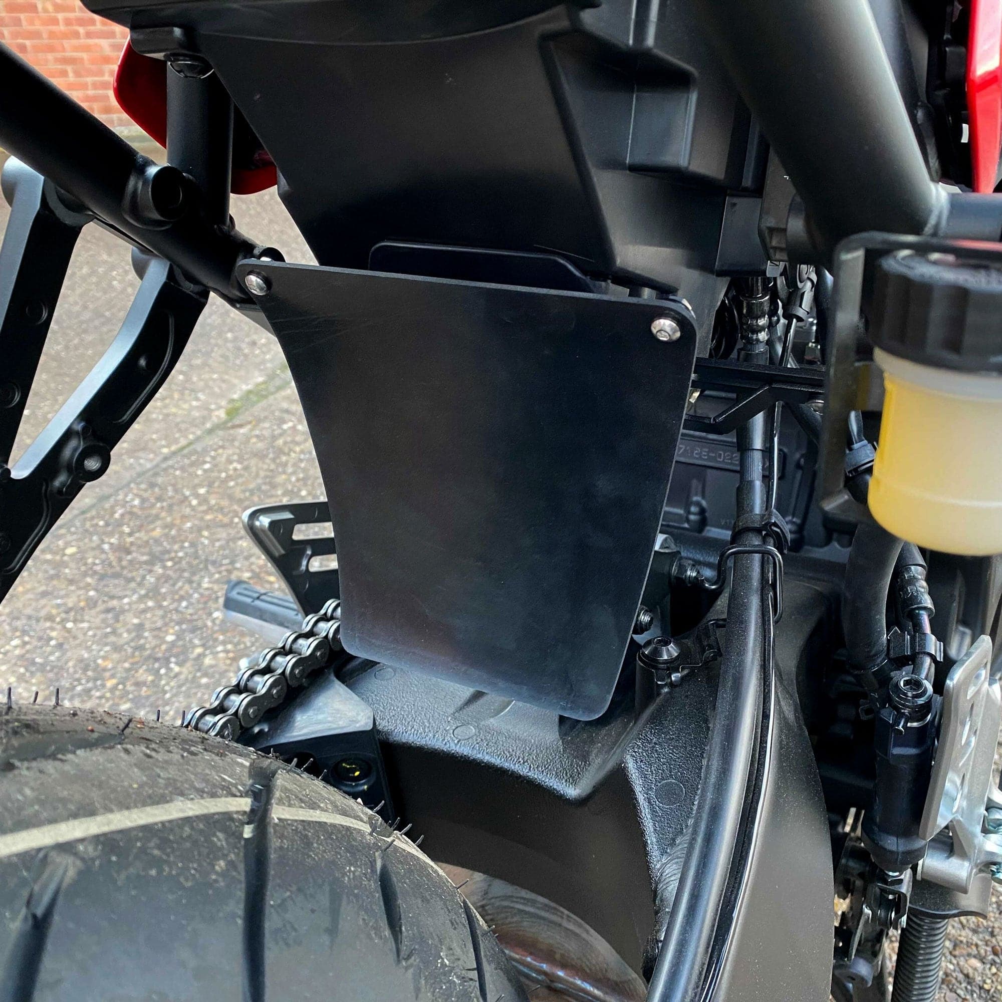 Pyramid Shock Shield | Black | Yamaha Tracer 9 GT 2021>2024 - Image 4