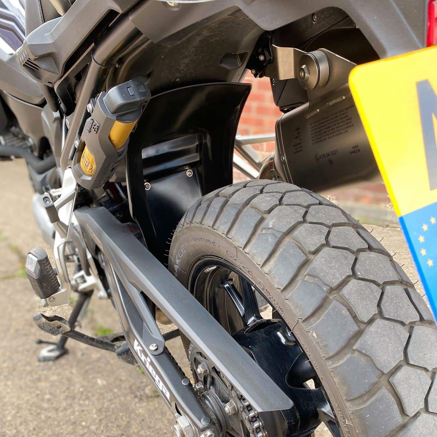 Pyramid Shock Shield | Matte Black | BMW F 800 GS 2024>Current - Image 2