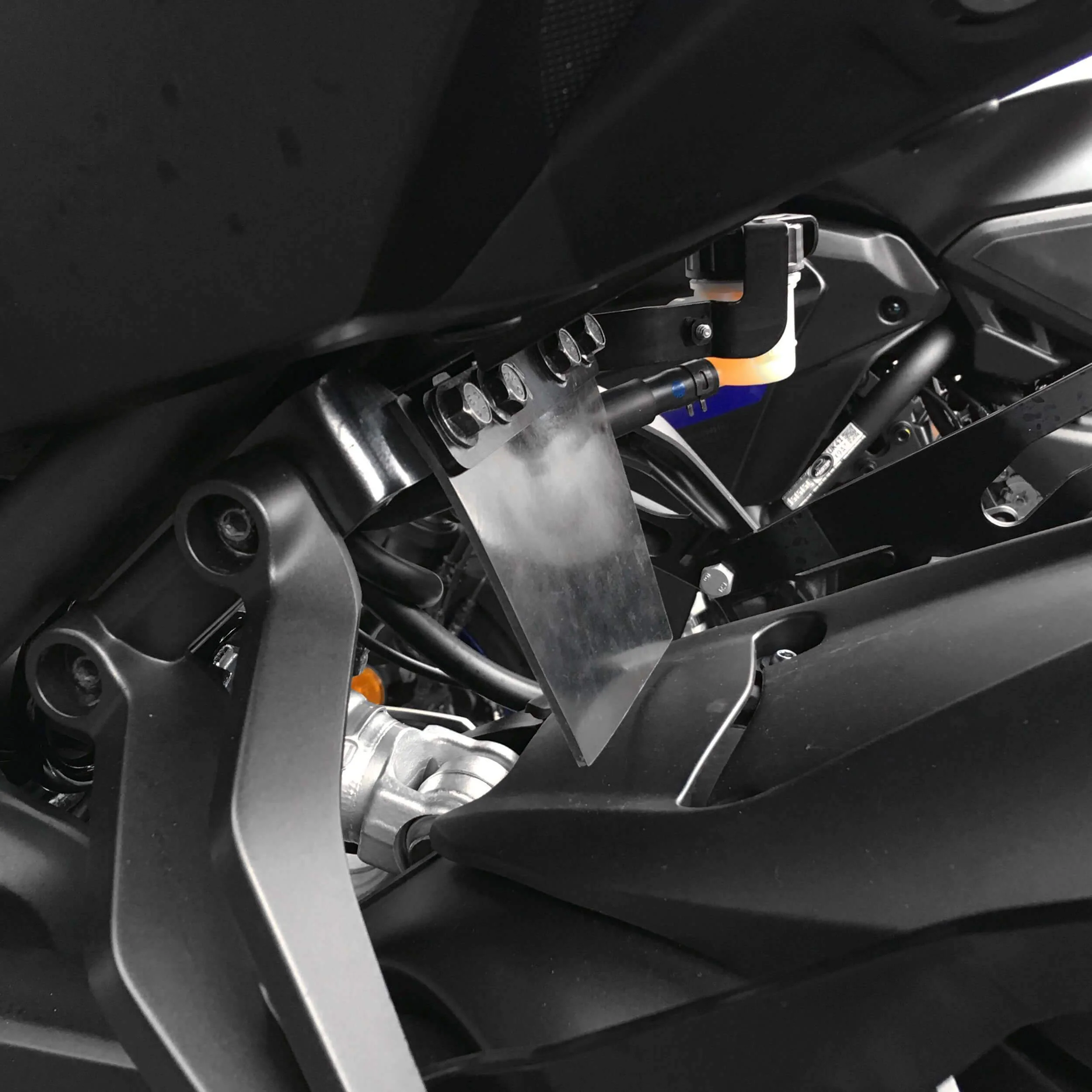 Pyramid Shock Shield (with panniers) | Black | Yamaha Tracer 900 2018>2020 - Image 6