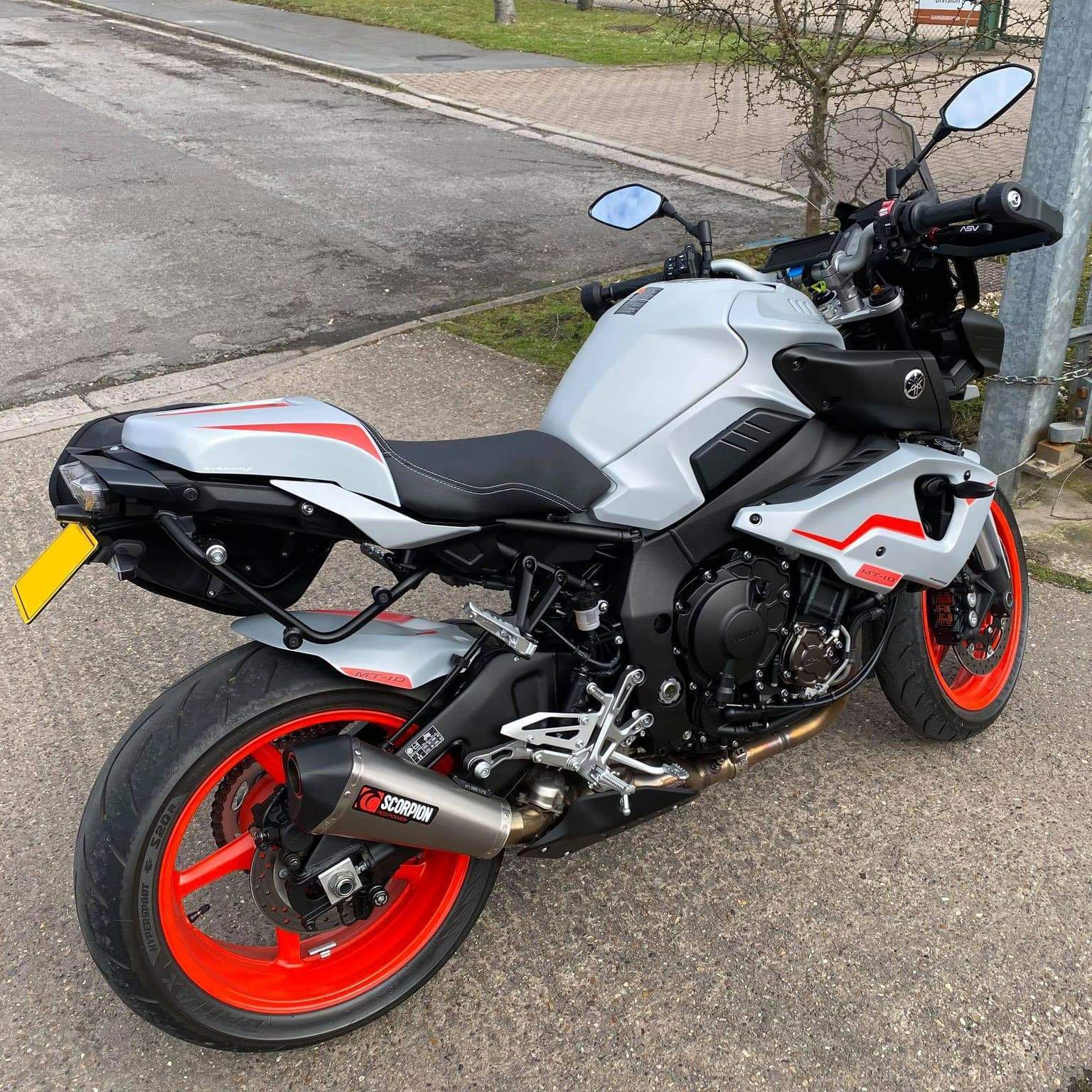 Pyramid Sport Fairing Panels | Matte Metallic Grey (Night Fluo Matte) | Yamaha MT-10 2016>2021 - Image 6