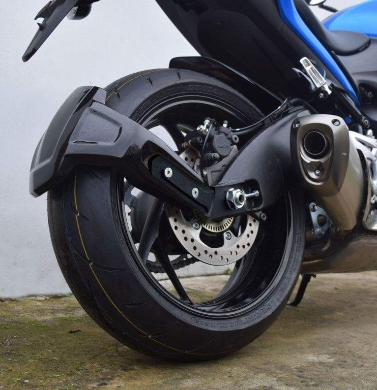 Pyramid Spray Guard | Gloss Black | Suzuki GSX-S 1000 GT 2022>Current