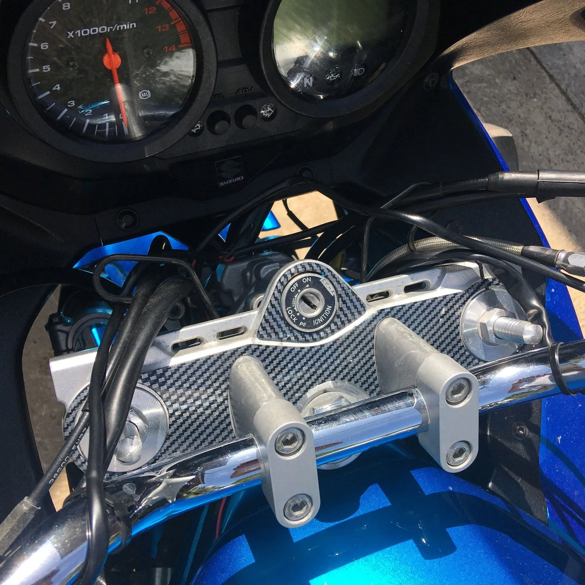 Pyramid Yoke Protector | Carbon Look | Suzuki GSF 650 Bandit 2007>2011 - Image 2
