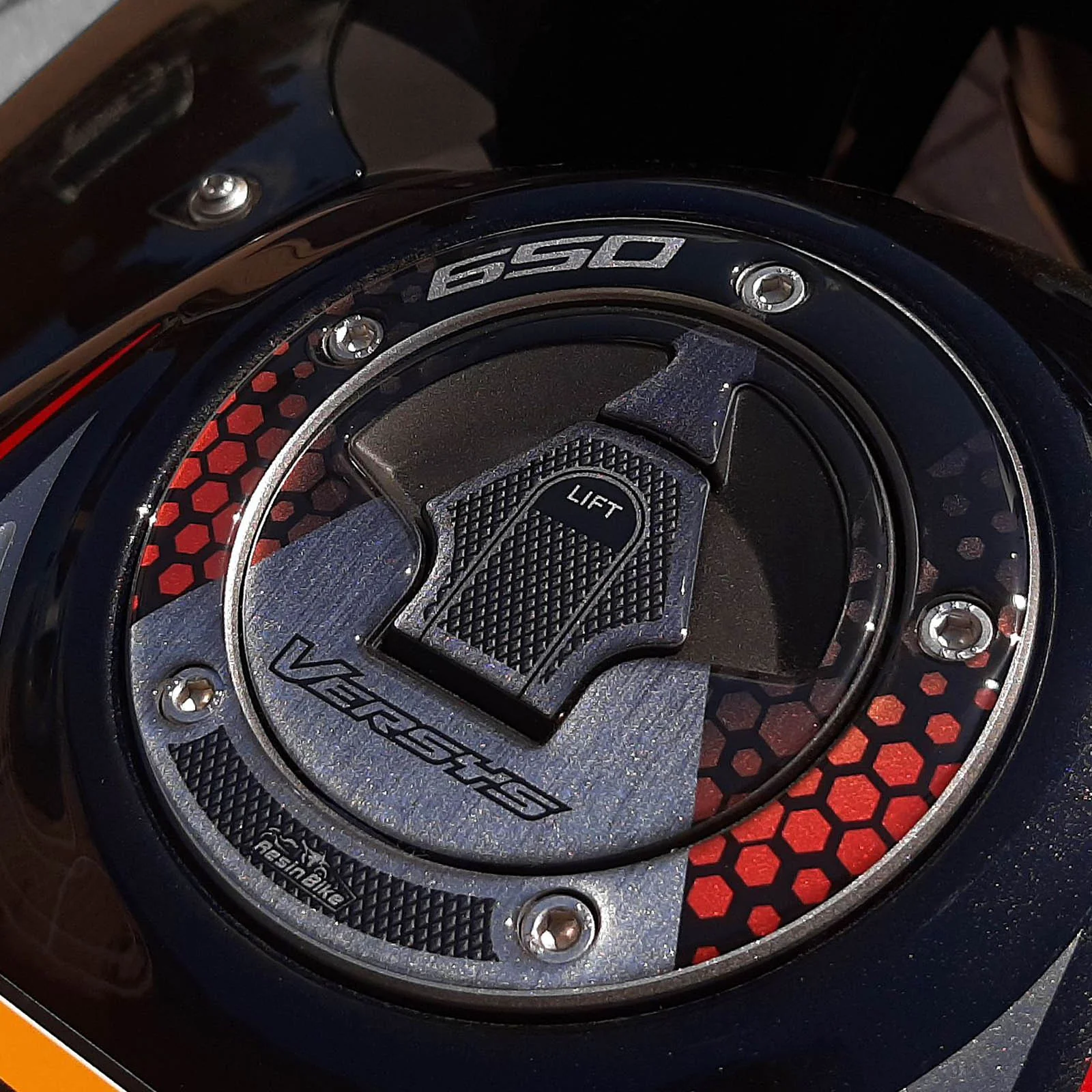 Resin Bike 3D Motorcycle Stickers - Fuel Cap | Kawasaki Versys 650 2017>2021 - Image 2