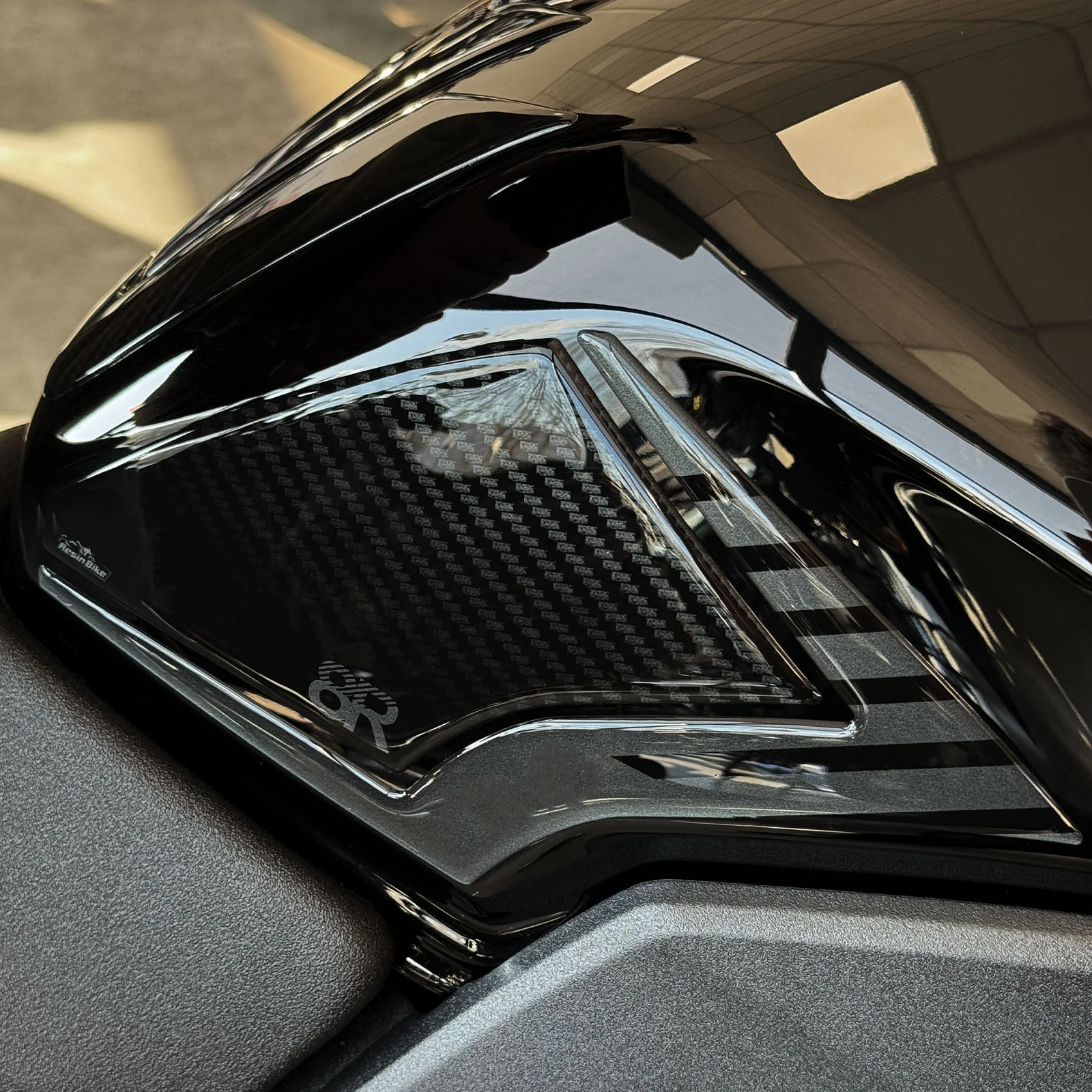 Resin Bike 3D Motorcycle Stickers - Tank Sides | Suzuki GSX-8R 2024>2025 - Image 2
