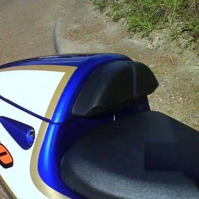 Pyramid Seat Pad | Black | Suzuki GSX-R750 1996>1999 - Image 2