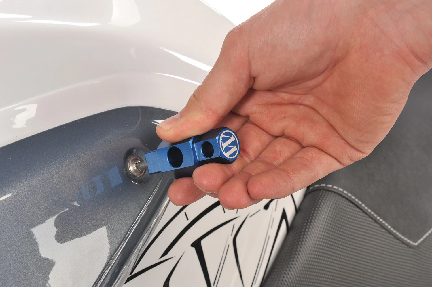 Wunderlich Axle Tool | Multi-Tool | Blue | BMW R nineT - Image 2