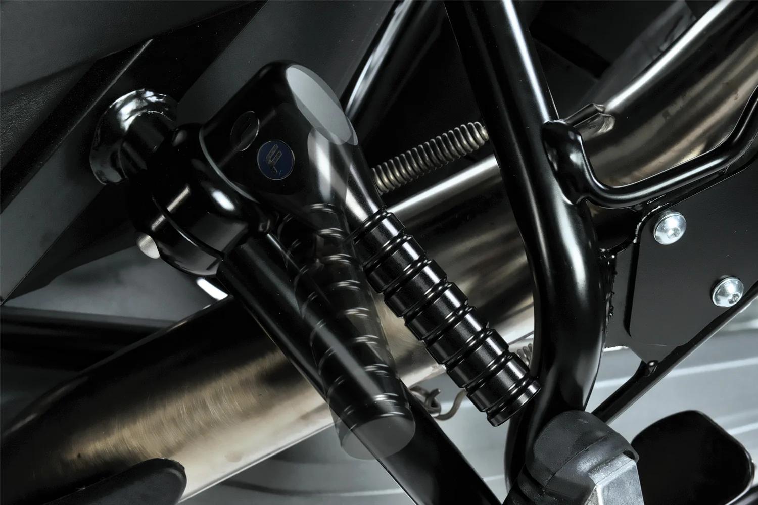 Wunderlich Fold-Away Lifting Handle | Black | BMW F 650 GS - Image 2