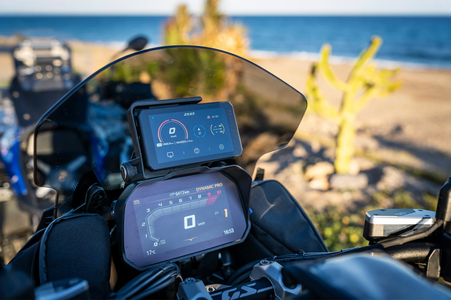 Wunderlich Glare Shield for Cockpit TFT 6.5 inch | Black | BMW R 1300 GS - Image 2