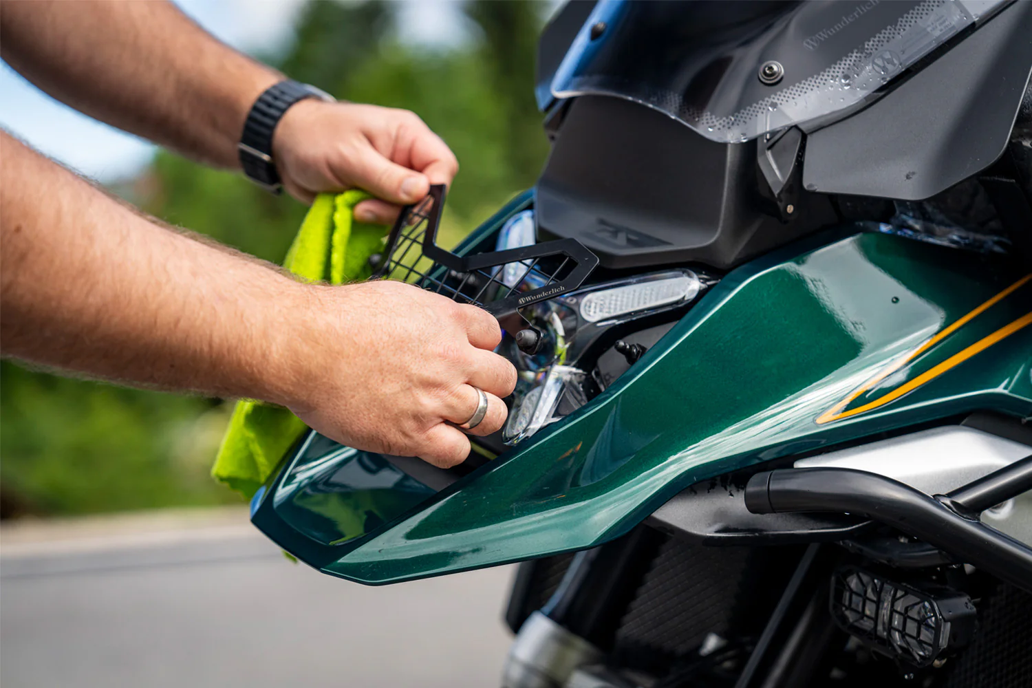 Wunderlich Headlight Guard Detachable | Black | BMW R 1300 GS - Image 2
