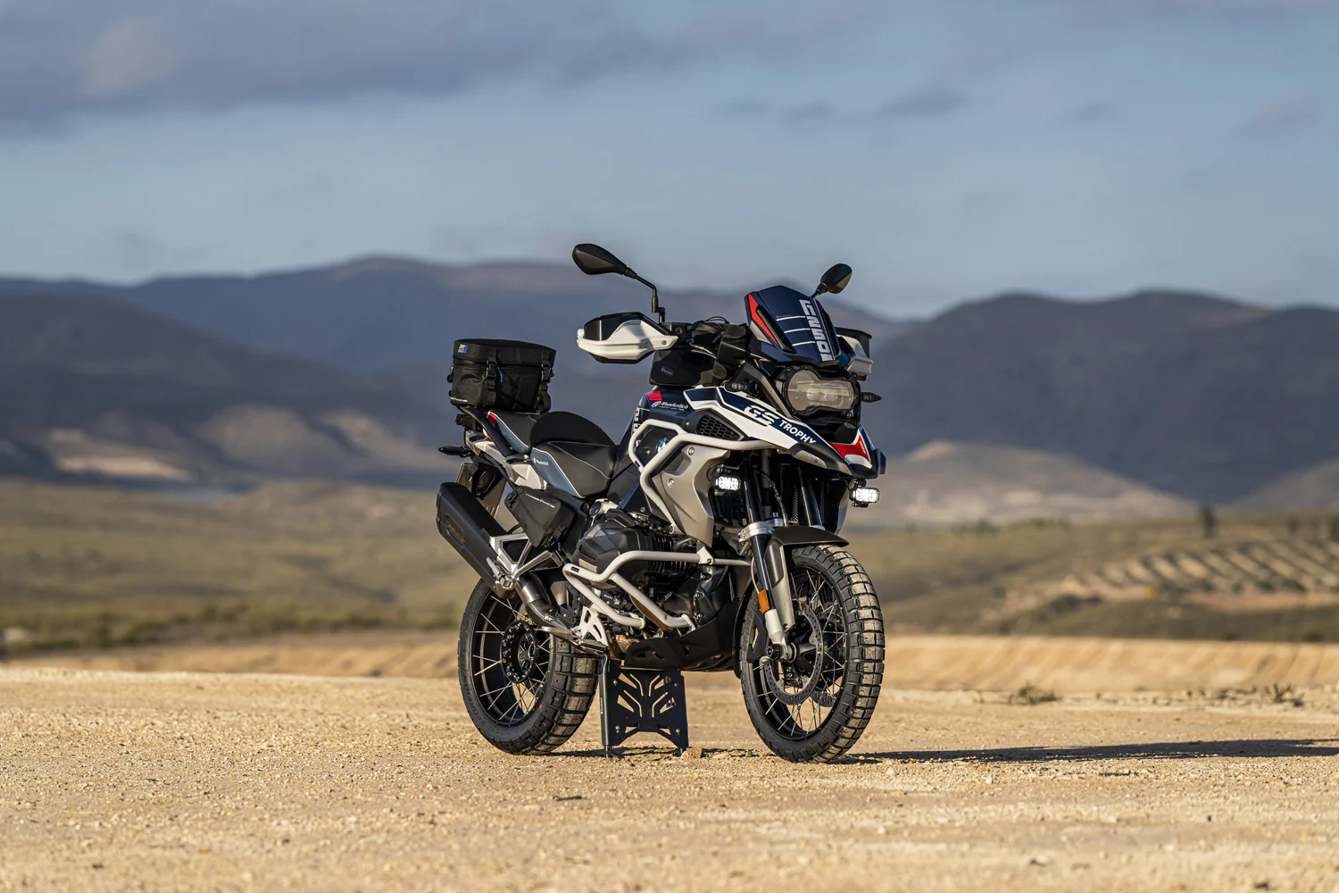 Wunderlich LED Auxillary Headlight Microflooter 3.0 Vehicle Mounting | Black | BMW R 1250 GS - Image 8