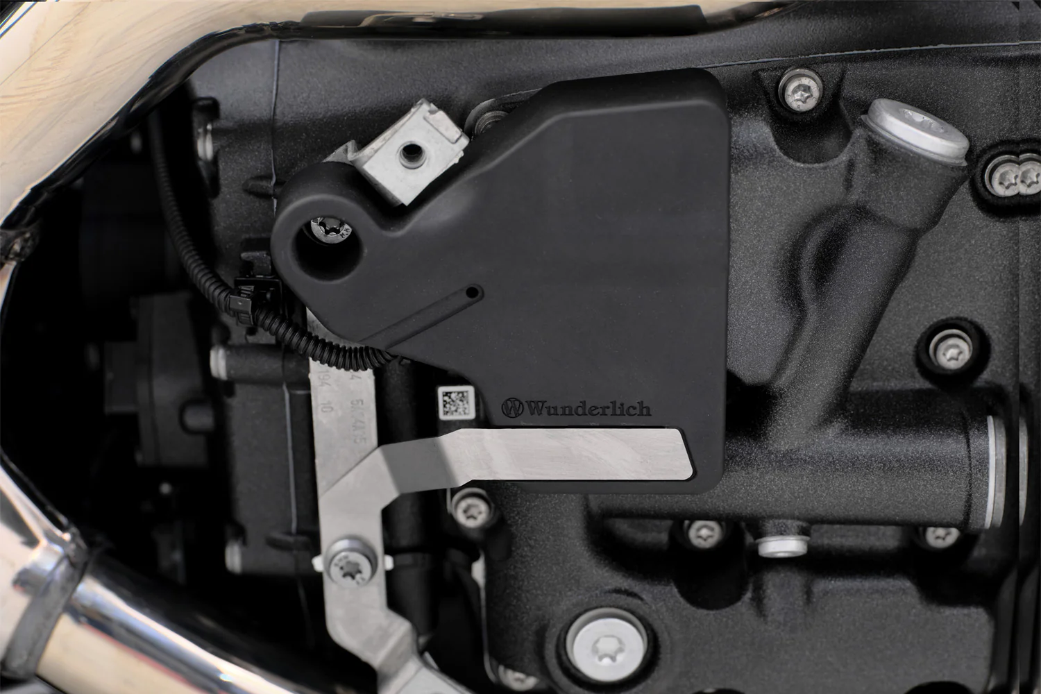 Wunderlich Oil Level Sensor Guard | Black | BMW R 1300 GS - Image 4