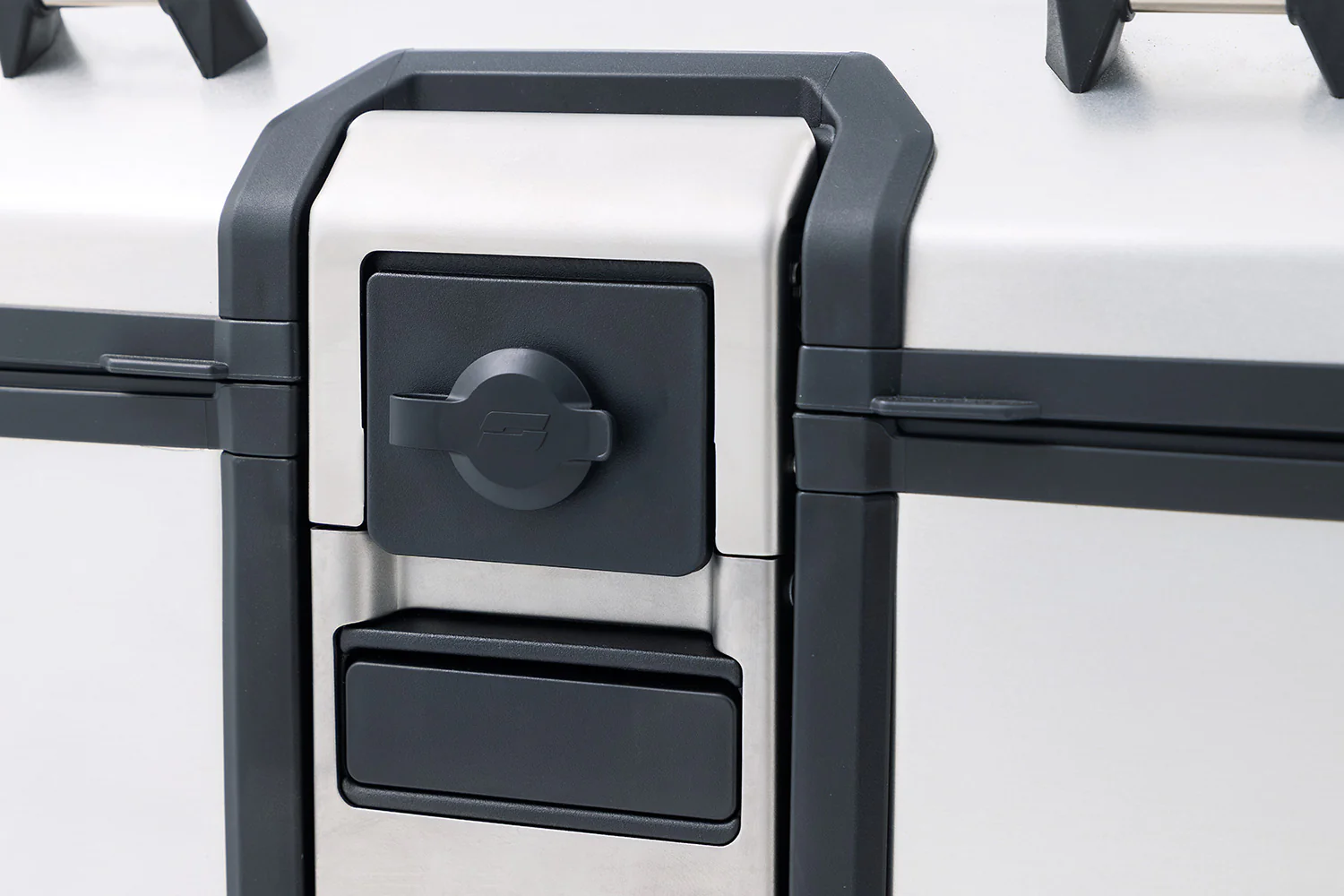 Wunderlich X-Case X55 Top Case with Standard Lock | Silver | BMW R 1300 GS - Image 3