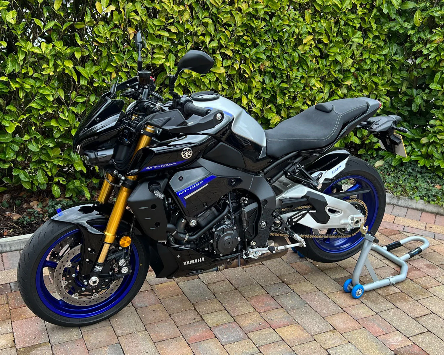 Pyramid Hugger | Matte Black | Yamaha MT-10 2016>Current - Image 6