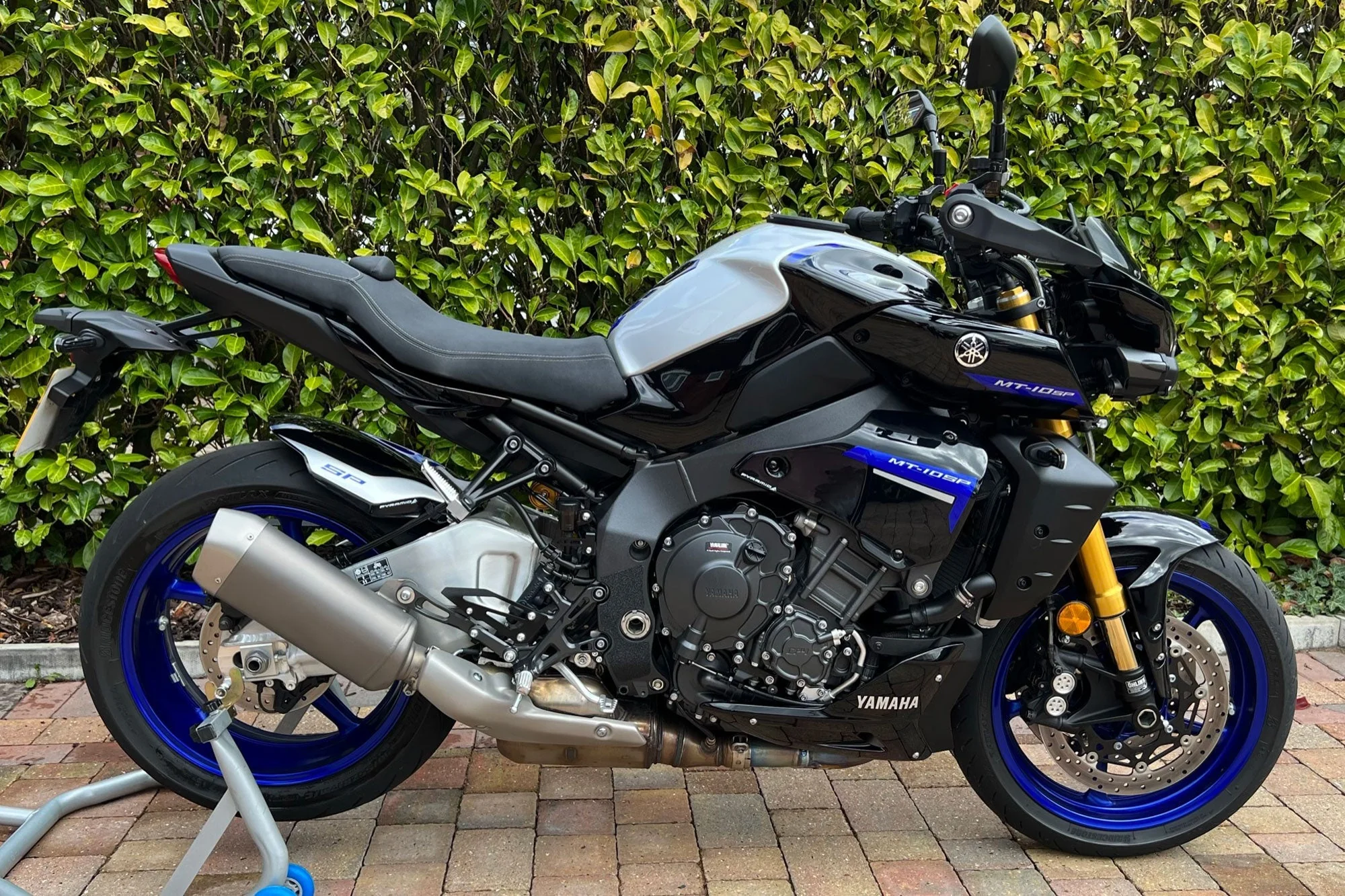 Pyramid Hugger | Matte Black | Yamaha MT-10 SP 2016>Current - Image 5